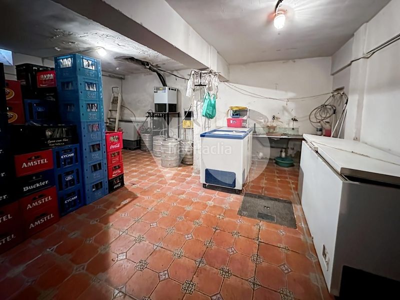 Foto f29f9db8-7856-46bf-8f84-70a9366d16f7. Local comercial a Simancas Madrid