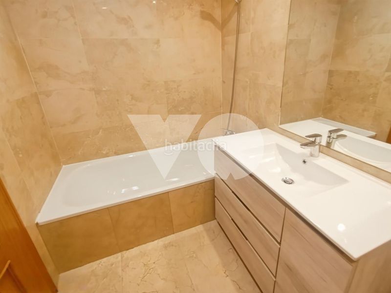 Foto 1b2a2a06-555f-498e-aaf0-858695c9bd9e. Alquiler piso  en alquiler 3 dormitorios en el Salvador en Madrid