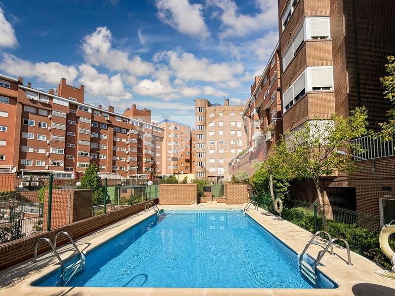 Foto 78e1008f-aa2d-4cb6-9ec8-d19a0bc9f53a. Pis amb calefacció aparcament piscina a Rosas - Musas Madrid