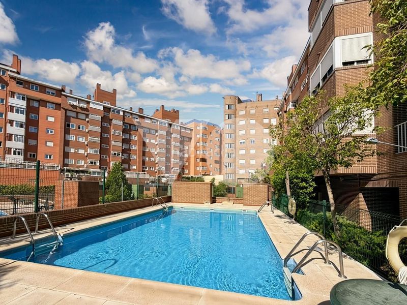 Foto 81c5e573-219b-46e6-b87d-9b6a7a9c9d6a. Pis amb calefacció aparcament piscina a Rosas - Musas Madrid