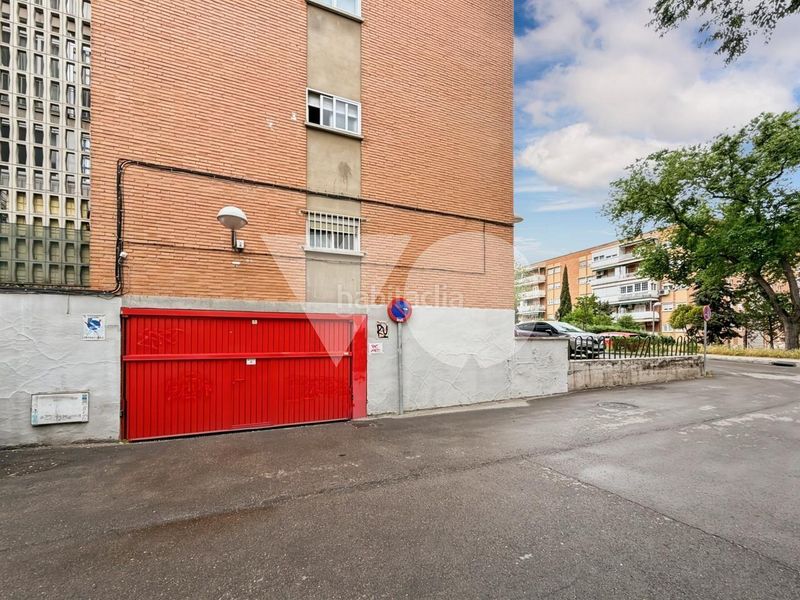 Foto 9ec4476b-ae05-479e-90a0-5a63a55d3b94. Aparcament cotxe a Rosas - Musas Madrid
