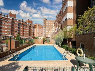 Etagenwohnung  Calle de estocolmo. Piso en venta en las rosas, madrid