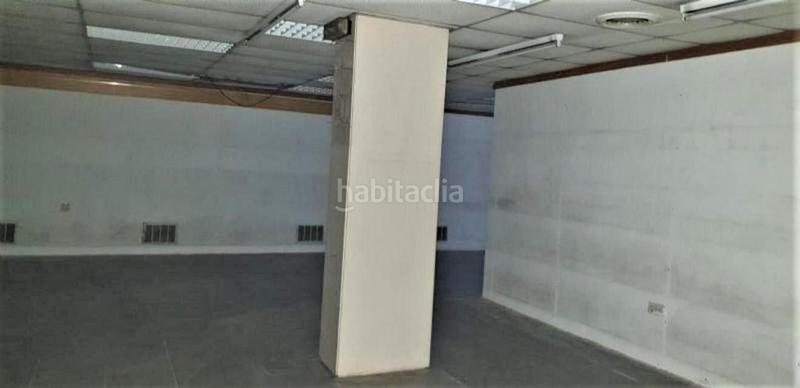 Foto e0adeab3-fd43-447e-916d-5da43e802671. Local comercial en Eixample Nord Girona