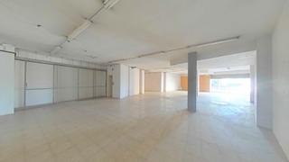 Local Comercial  Agudes. Gran local 674 m2 en zona hortes, carrer de les agudessanta euge