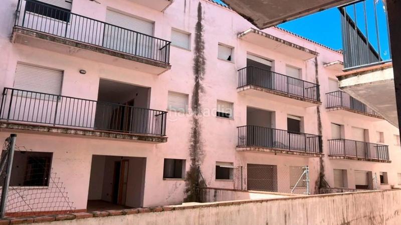 Foto d3b1e46e-11e3-42c8-b1e9-82985f300435. Edificio obra parada, , girona en Amer