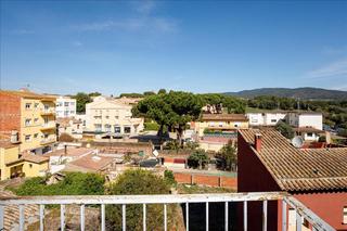Appartement  Sala. Piso 4 dormitorios, balcn, planta 4 sin ascensor, carrer sala,