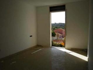 Casa  Valencia. Chalet 2 plantas para reforma integral de 152 m2 útiles, urb. el