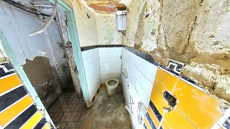 Foto 4ff2deb0-05f5-4e9c-ac1f-aeb906f9ce90. Casa  para reformar totalmente en pont major, en Girona