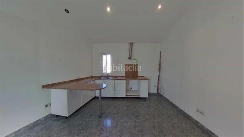 Foto f490f66d-ae16-4108-8511-31a3a4a9cccd. Piso  ocupado 57m2, 2 habitaciones, con balcón, en c rosselló, en Mataró