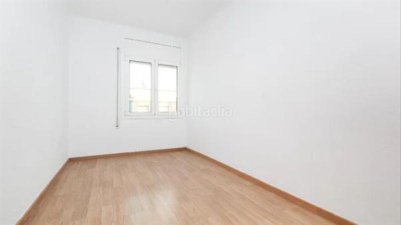 Foto 0346d95b-4020-4047-a922-79dace4465e0. Piso  ocupado 87m2, 3 habitaciones, con balcón, en plaza rafael casanova, , barcelona en Abrera