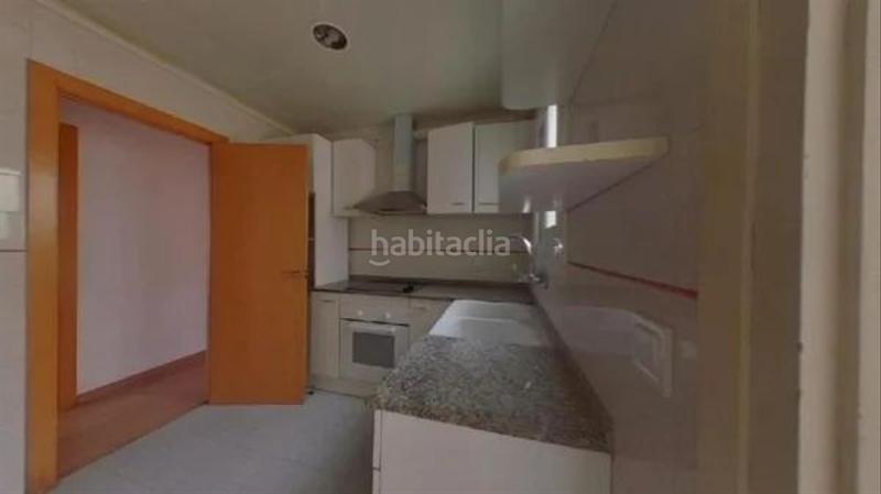 Foto 05279970-3066-4746-9f58-8d535e5fadcf. Piso  ocupado 87m2, 3 habitaciones, con balcón, en plaza rafael casanova, , barcelona en Abrera