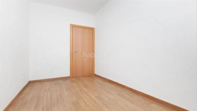 Foto 268e57ba-65b5-48e6-bd40-8e357761b10f. Piso  ocupado 87m2, 3 habitaciones, con balcón, en plaza rafael casanova, , barcelona en Abrera
