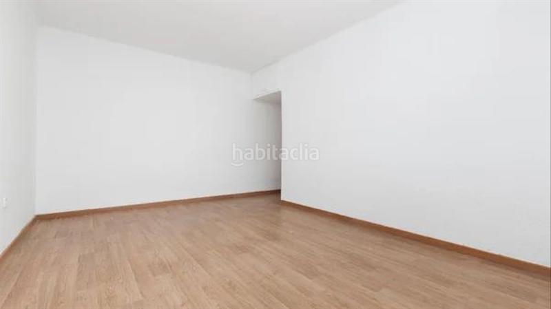 Foto 28eb0a36-47f7-4517-825a-4e928c2baf0b. Piso  ocupado 87m2, 3 habitaciones, con balcón, en plaza rafael casanova, , barcelona en Abrera