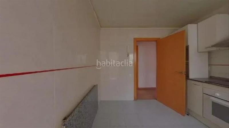 Foto 970e44fd-f3d7-4c5e-a80f-c6a91ca06d27. Piso  ocupado 87m2, 3 habitaciones, con balcón, en plaza rafael casanova, , barcelona en Abrera