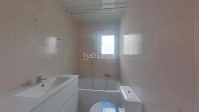 Foto 9a218857-90b7-4456-b249-654fd843bba7. Piso  ocupado 87m2, 3 habitaciones, con balcón, en plaza rafael casanova, , barcelona en Abrera