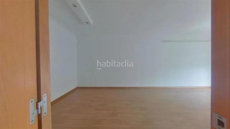 Foto eec23603-b10d-4fc5-8976-e30ae33fbbab. Piso  ocupado 87m2, 3 habitaciones, con balcón, en plaza rafael casanova, , barcelona en Abrera
