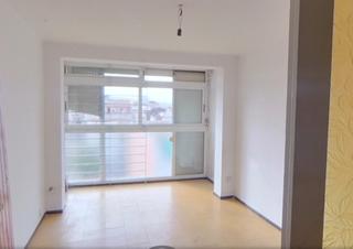 Pis  Esteve vila. Piso atico planta 5, para reformar, sin ascensor, 3 habitaciones