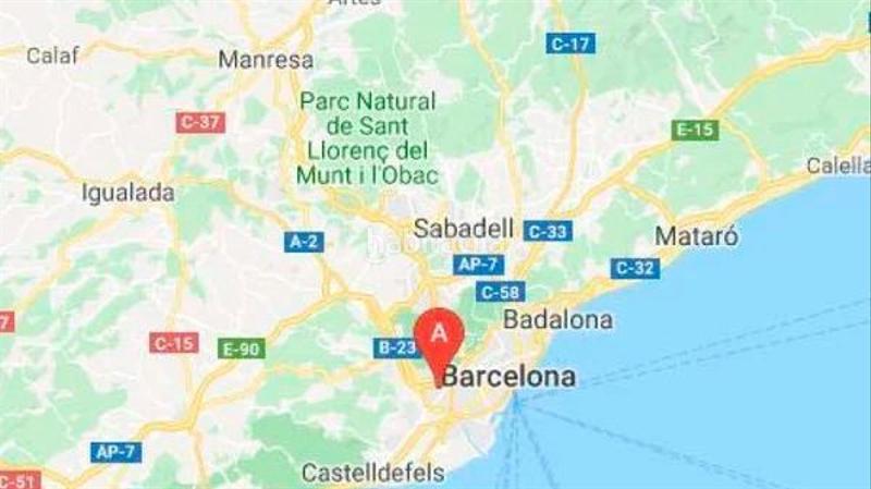 Foto f6d9ad6f-ee28-4917-be57-5491815621e0. Local comercial a Les Planes Sant Joan Despí