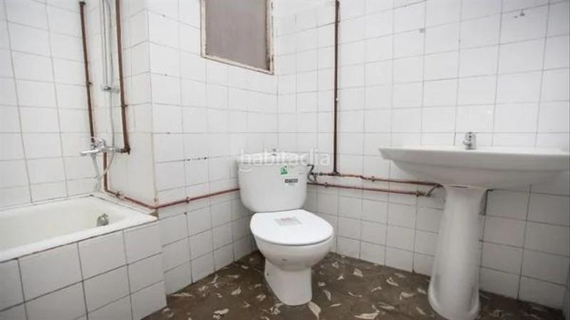 Foto 1b7676f6-5a0f-449a-a0c7-7c118274a449. Piso  alquilado 95 m2, 3 habitaciones, con balcón, en c finestrellessta eugenia, en Girona
