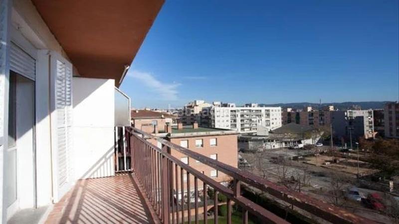 Foto 3c382787-104e-4bcf-bab4-8bab2eba0a98. Piso  alquilado 95 m2, 3 habitaciones, con balcón, en c finestrellessta eugenia, en Girona