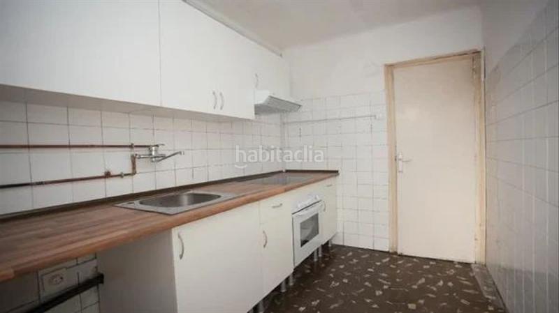 Foto aa4e959d-01a0-4be8-ae10-851e6cb3cf10. Piso  alquilado 95 m2, 3 habitaciones, con balcón, en c finestrellessta eugenia, en Girona