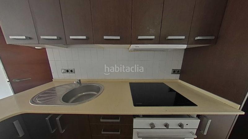 Foto 08ca73f5-2823-4bf3-aa4e-50f7e4370e6e. Piso  reformado a la La plantera para entrar a vivir, 2 habitaciones, 4a planta sin ascensor, con balcón. en Blanes