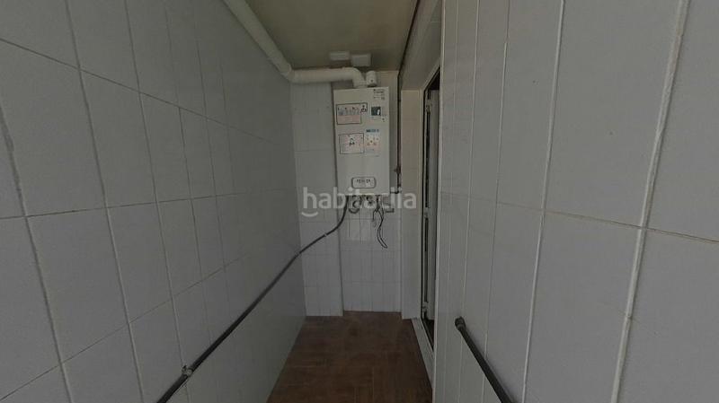 Foto 0b8ae339-501c-419d-88d5-d3ad39c9cabc. Piso  reformado a la La plantera para entrar a vivir, 2 habitaciones, 4a planta sin ascensor, con balcón. en Blanes