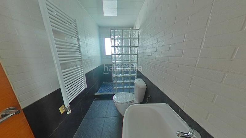 Foto 10ba4feb-a30b-4759-84d7-551fb6f225d8. Piso  reformado a la La plantera para entrar a vivir, 2 habitaciones, 4a planta sin ascensor, con balcón. en Blanes