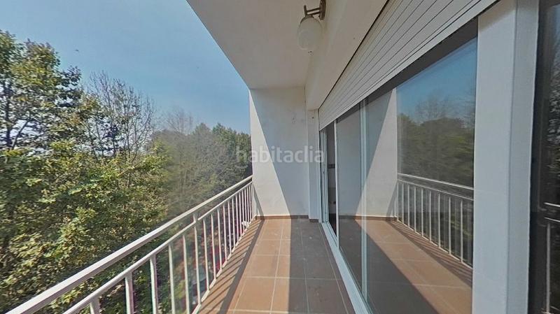 Foto 45d4882b-f089-4723-b6a5-6813f9ab7bed. Piso  reformado a la La plantera para entrar a vivir, 2 habitaciones, 4a planta sin ascensor, con balcón. en Blanes