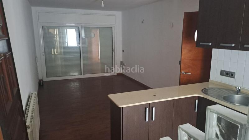 Foto 4a1eb730-e32a-4216-96a8-34199728deb2. Piso  reformado a la La plantera para entrar a vivir, 2 habitaciones, 4a planta sin ascensor, con balcón. en Blanes