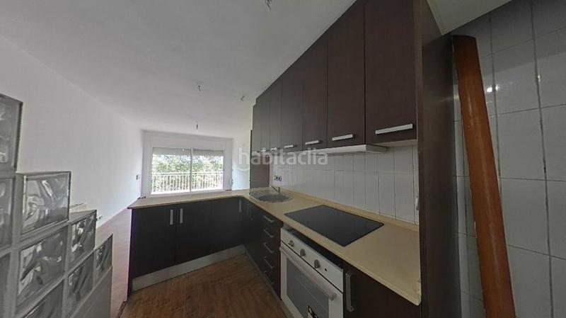 Foto 7d956fda-00a3-40b5-b46a-4a74798dbcd8. Piso  reformado a la La plantera para entrar a vivir, 2 habitaciones, 4a planta sin ascensor, con balcón. en Blanes