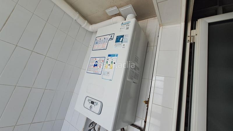 Foto aad3c35c-e377-4325-9186-007e7a640c16. Piso  reformado a la La plantera para entrar a vivir, 2 habitaciones, 4a planta sin ascensor, con balcón. en Blanes