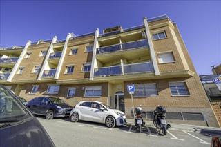 Pis  Vilar petit. Piso 3 habitaciones, 85m2, planta baja, carrer vilarpetit, aving