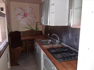Pis  Catalunya. Piso 84m2, 3 habitaciones, 1 planta con balcón en un edificio co