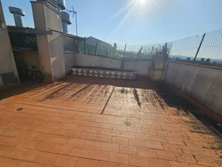 Appartement  Pasos catalans. tico exclusivo con terraza, parking y trastero en salt