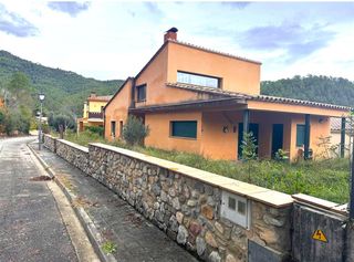 Haus  Carrer dels roures. Casa en venta en sant llorenç de la muga  oportunidad para refor