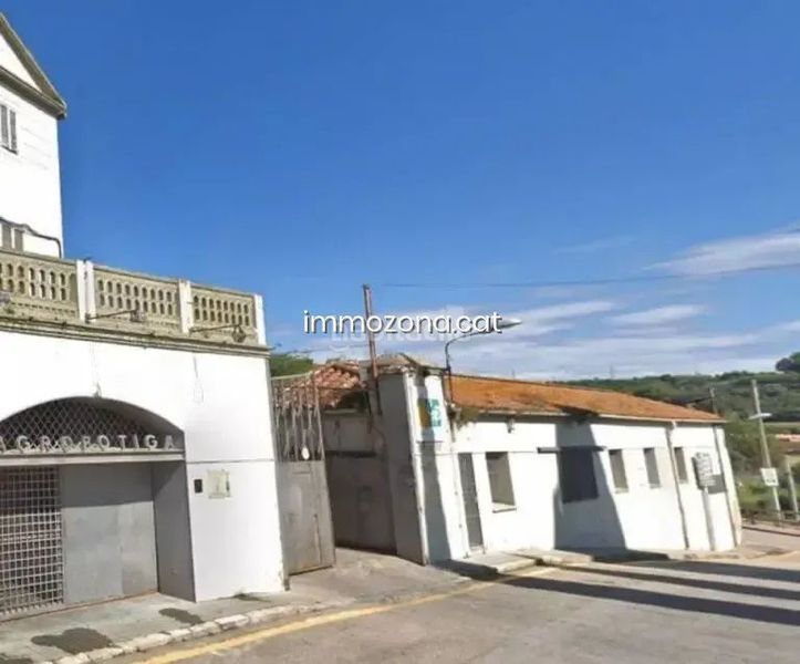 Foto 9f312734-4bbf-40cb-9f76-4536c5a4c1ba. Local comercial a Banyoles