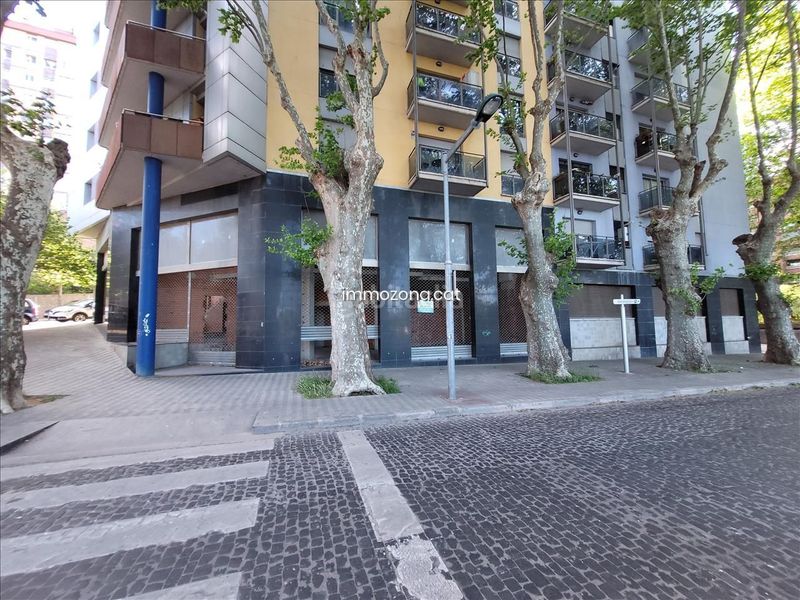 Foto 6f7016e5-3b25-4b9d-92f4-20924adb1377. Local comercial a Eixample-Horta Capallera Figueres