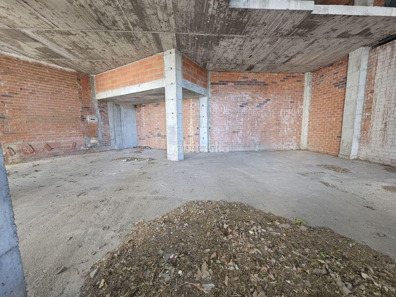 Foto 98b8468d-06a8-450f-9515-ed217d9db5de. Local comercial a Eixample-Horta Capallera Figueres