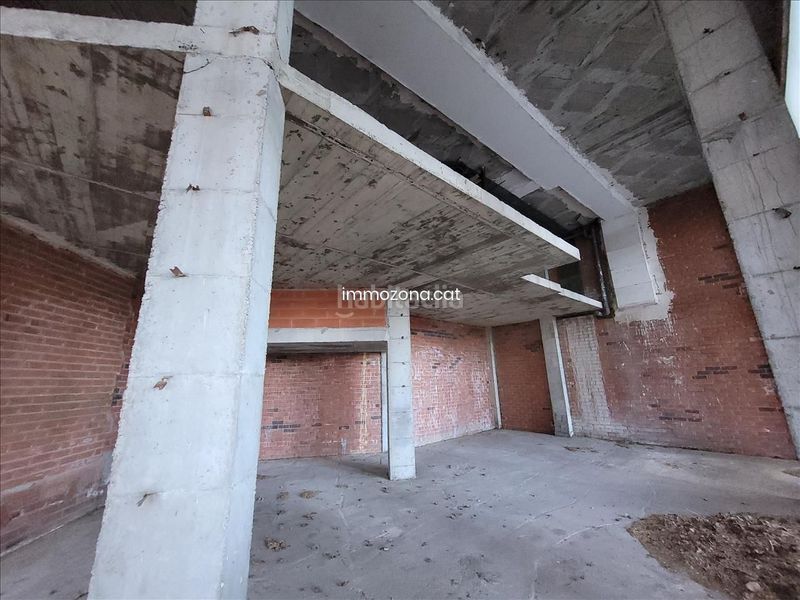 Foto d6f266e3-9852-44a0-9816-635ded61c90a. Local comercial a Eixample-Horta Capallera Figueres