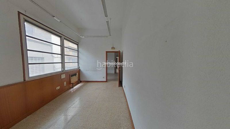 Foto 4e0bfe4d-b02f-4a13-9a93-a9da613ce9be. Local comercial a Centre Figueres