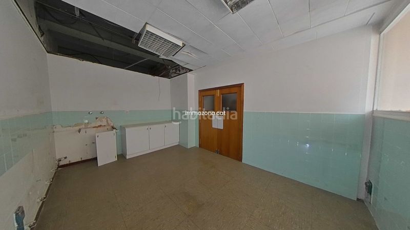 Foto 6ccc98f2-8167-4f82-819b-3052405c1991. Local comercial a Centre Figueres