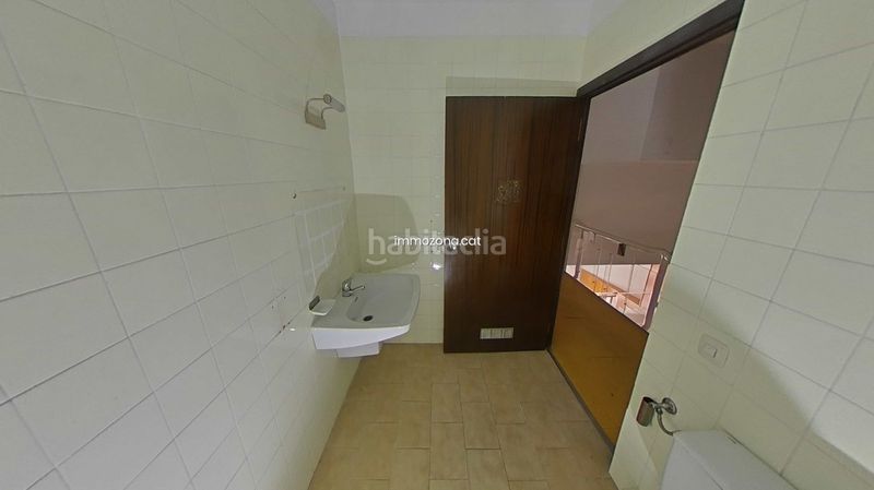 Foto d2ee0dae-64d6-4e32-8e8f-67e57269a43c. Local comercial a Centre Figueres