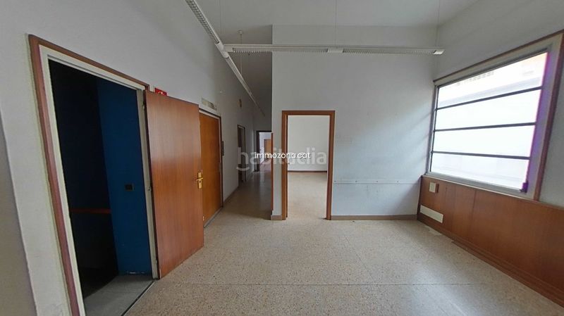 Foto 36a88944-ffe5-4124-a527-3098f591f525. Local comercial a Centre Figueres