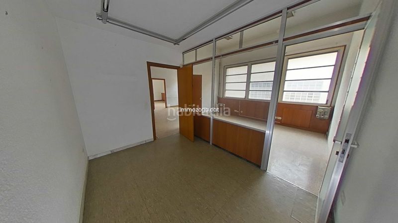 Foto 3a548936-4f5c-401d-8d8e-690a96105911. Local comercial a Centre Figueres