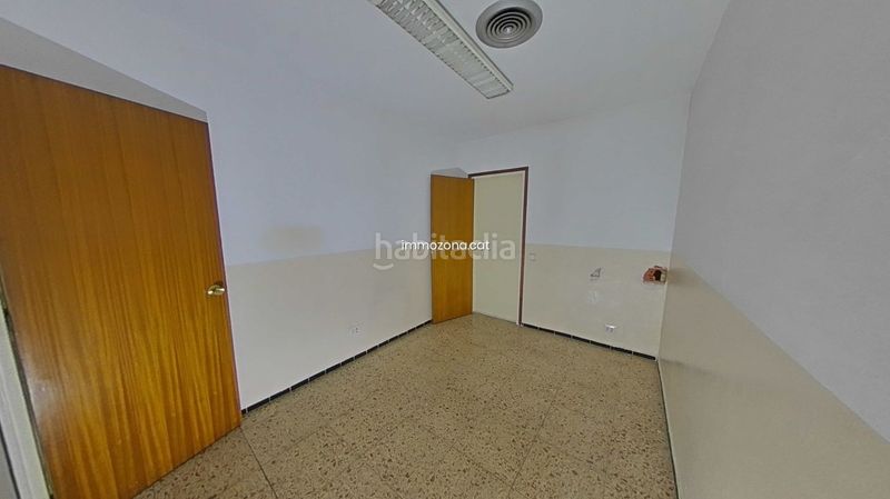 Foto 4250cd24-8111-46d5-b76d-4a6c450d55e8. Local comercial a Centre Figueres
