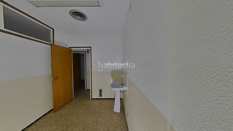 Foto 69501b00-50f2-4901-989c-6231020ddbe7. Local comercial a Centre Figueres