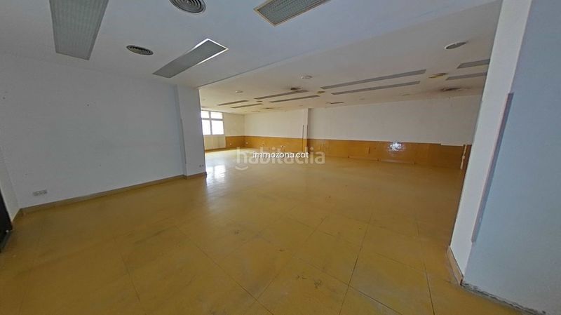Foto b5b3dd2f-22c9-4857-b393-d07f8a4bfed5. Local comercial a Centre Figueres