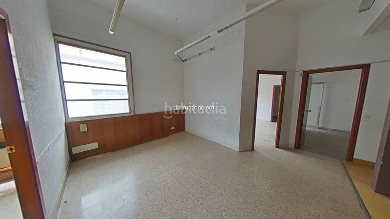 Foto c16d069a-3698-4857-bafb-64594dc3d903. Local comercial a Centre Figueres