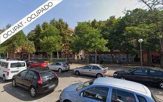 Appartement  Calle formiga. Piso ocupado 85 m2 útiles, planta 4 con ascensor, balcón, zona b